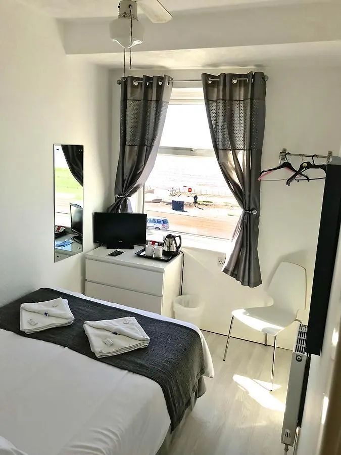 Sandford Promenade Blackpool 3*,